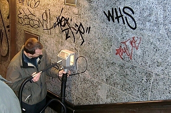 Bvg'de Berlin'de Grafiti Kaldırması ( Berlin Metrosu)