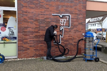 Temizleme Çözeltisi Grafiti