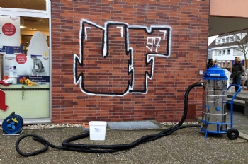 Temizleme Çözeltisi Grafiti