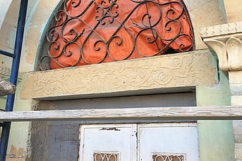 Temiz Doğal Taş Cephe